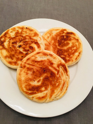紫米粥+春笋青麦仁炒牛肉靡+奶香酥饼…超赞的搭配