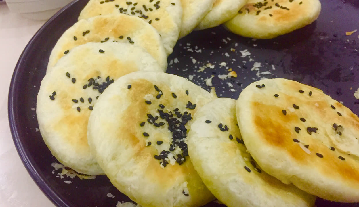 香酥饼,外卖15元1斤,教你在家做,层层酥脆,一碰就掉渣