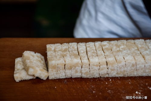 到南浔古镇吃地道便宜的江南美食,猪蹄25元一个,一碗面才12元